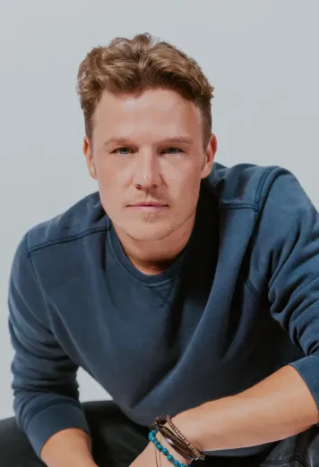 Christopher Egan