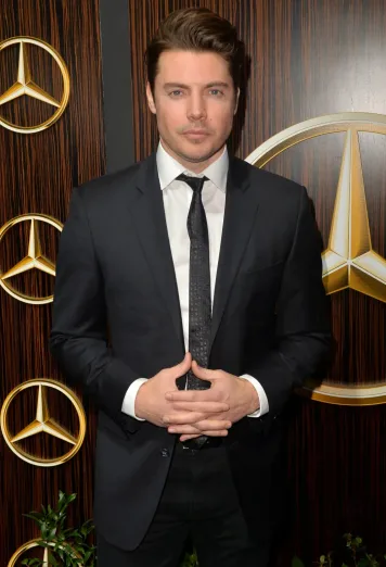 Josh Henderson