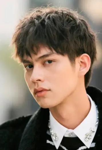 Vachirawit Chivaaree