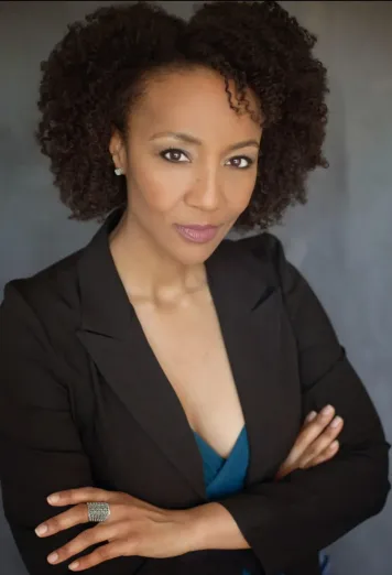 Nicole R'Shae Holiday