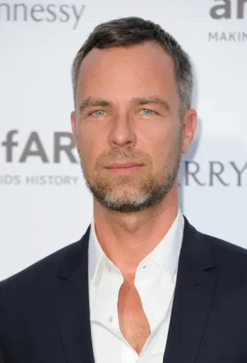 JR Bourne