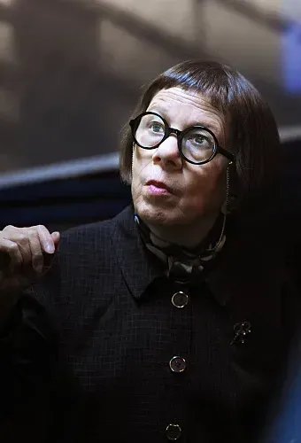 Linda Hunt